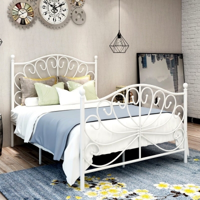 Lightweight style iron bed at home